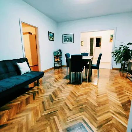Apartment Bacvice 3 Minutes Walking And 5 Minutes To The Center